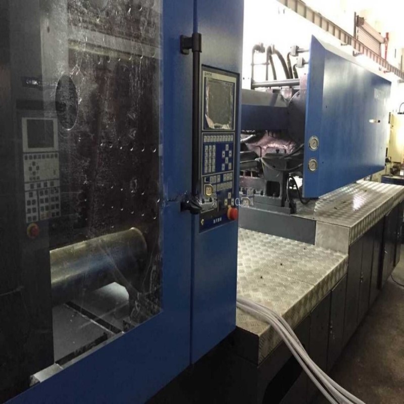 Stampatrice in plastica per iniezione di 600 tonnellate
