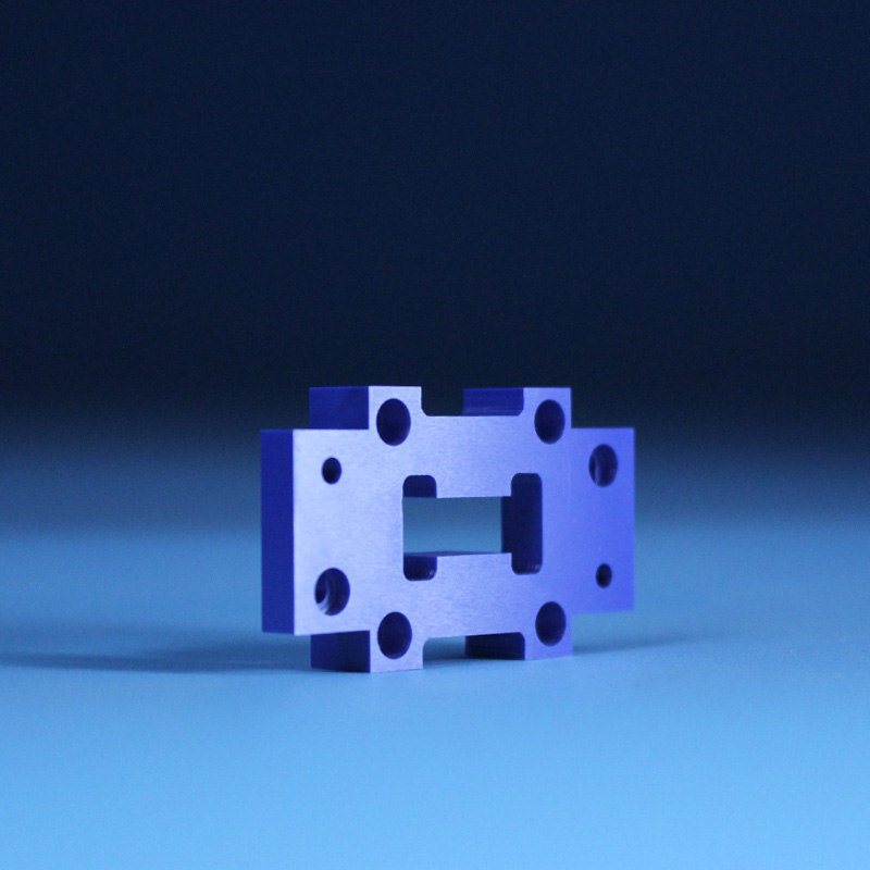 Parti strutturali in ceramica zirconia blu