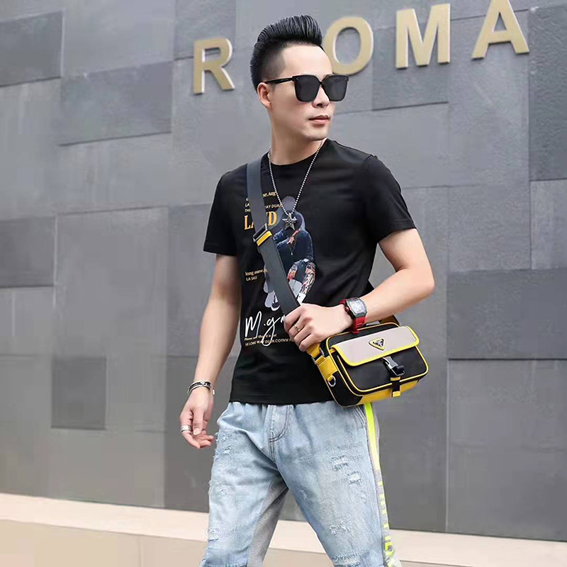 T-shirt moda uomo