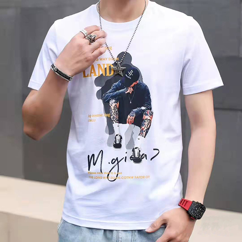 T-shirt moda uomo