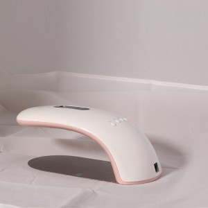 La donna può contenere metà della lampada terapeutica della luce del cielo arcobaleno 2