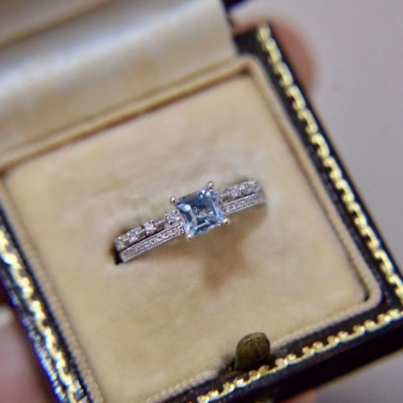 Anello di pietra preziosa a doppio design aquamarine per ragazza