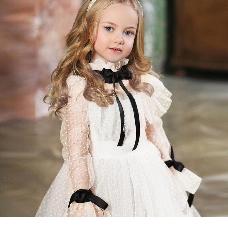 Polka-Dot Tulle Flower Girl Dress Illusione Long Maniche Abito da festa per feste di matrimonio Ribbon Communion Abbigliamento del compleanno di compleanno