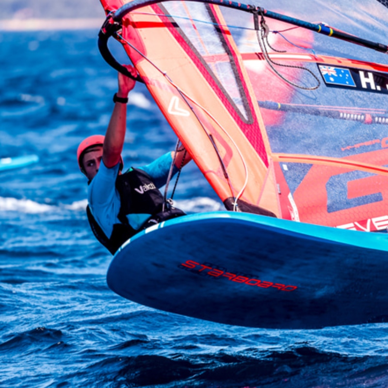 First-Ever Everlying Tack su Windsurf \\\\ \'s IqFoil Equipment