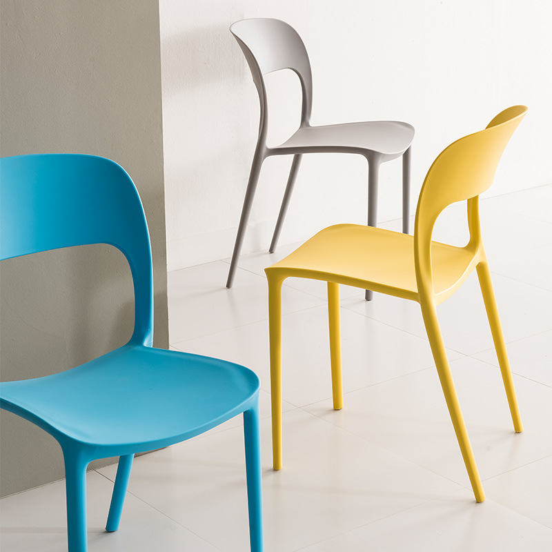 Moderno di Alta Qualità Colorato Pp Seat Sedia di Plastica Alta Posteriore Rustico Bianco Esterno Sedie Ristorante Di Plastica Giardino