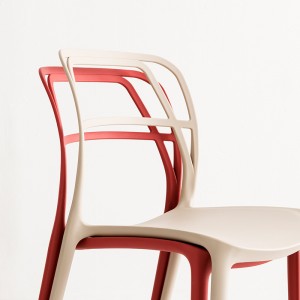 Design moderno colorato backrest senza braccio fisso esterno semplice sedia da pranzo in plastica in plastica