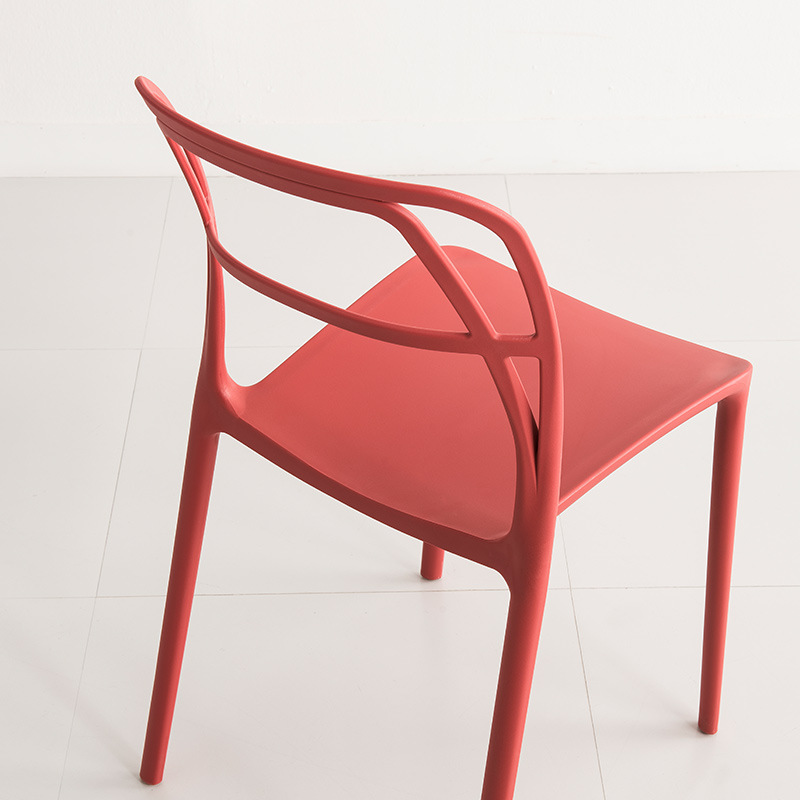 Design moderno colorato backrest senza braccio fisso esterno semplice sedia da pranzo in plastica in plastica