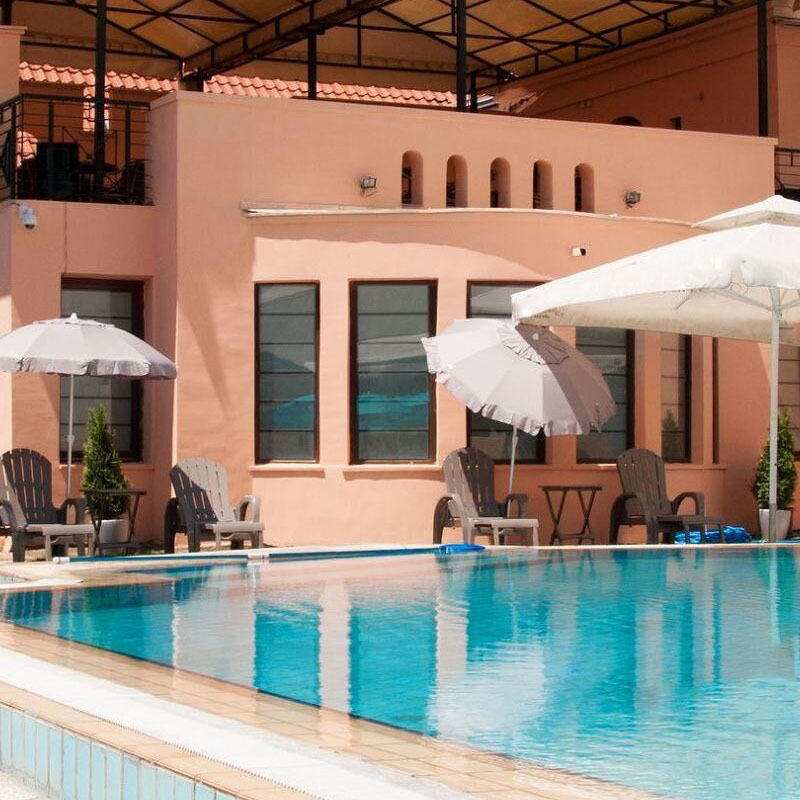 Cinque cose da considerare quando aggiungi una piscina al tuo cortile