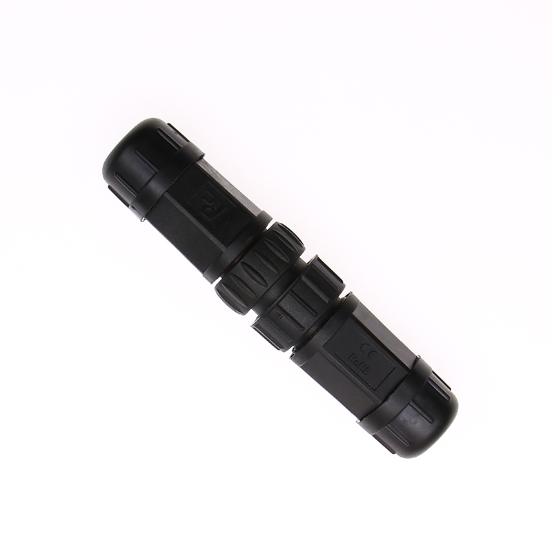 Connettore impermeabile a 5 perni