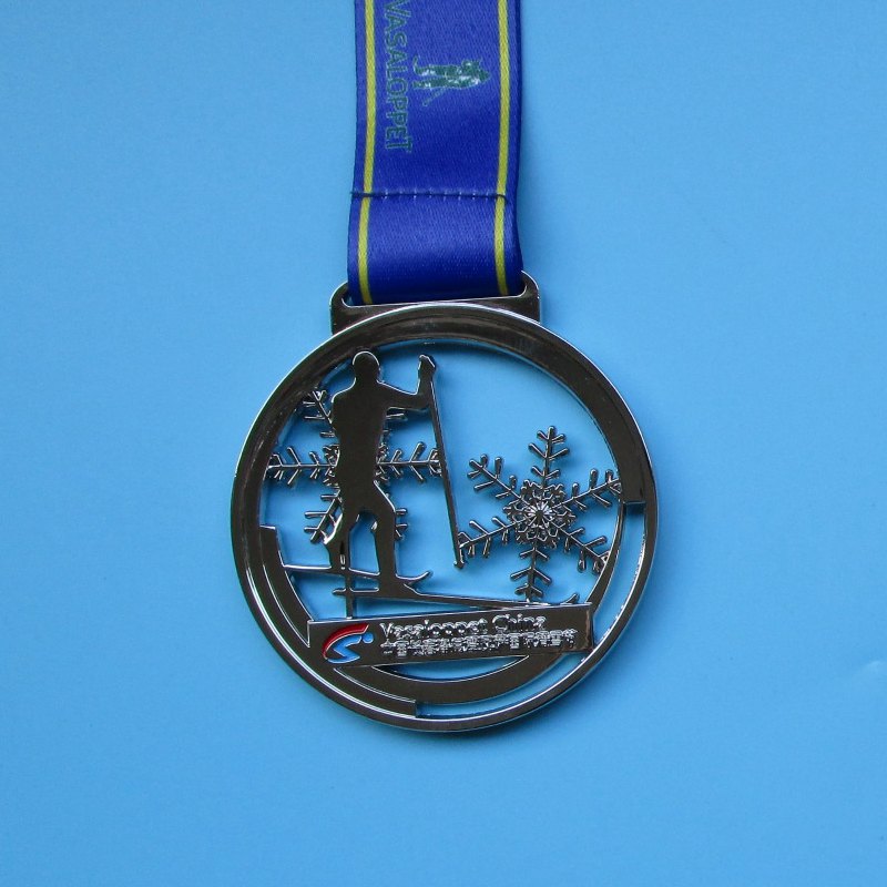 Grande montagna snowboard sport medaglie sportiva trofeo e medaglia