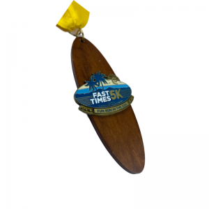 Medaglie di fabbrica di gag supporto medaglia di legno personalizzato medaglia di maratona in legno con logo incisore laser