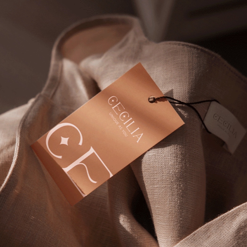 Materiali per la creazione di tag di abbigliamento