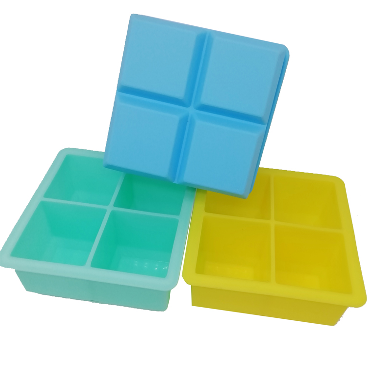 Grandi vassoi per cubetti di ghiaccio 4 cavità silicone vassoio cubo di ghiaccio con stampi per cubetti di ghiaccio impilabili per il congelatore per preparare grandi cubetti di ghiaccio quadrati per cocktail e bourbon