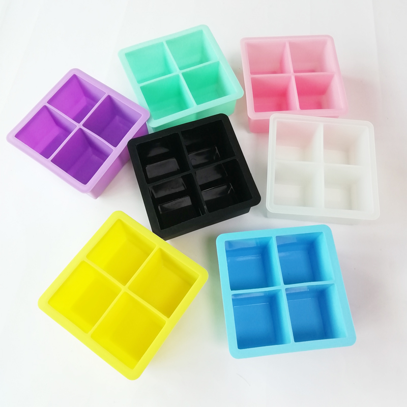 Grandi vassoi per cubetti di ghiaccio 4 cavità silicone vassoio cubo di ghiaccio con stampi per cubetti di ghiaccio impilabili per il congelatore per preparare grandi cubetti di ghiaccio quadrati per cocktail e bourbon