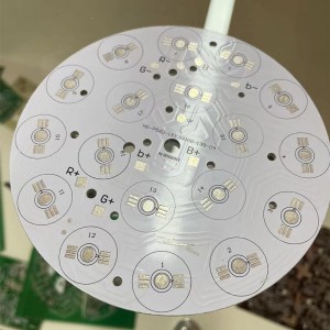 PCB in alluminio LED di alta qualità con eccellenti prestazioni di dissipazione del calore