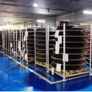 Rack impilabili in acciaio