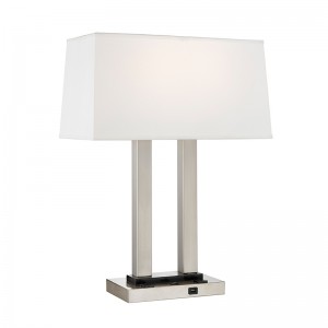 Lampada da tavolo a doppio comodino in camera