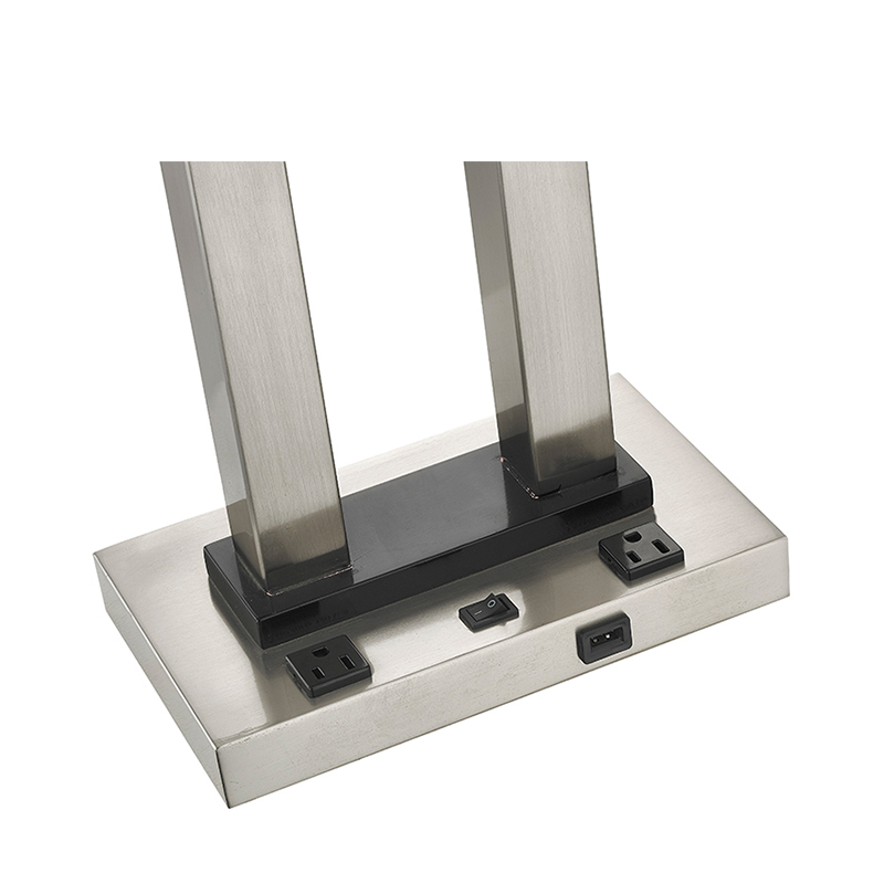 Lampada da tavolo a doppio comodino in camera