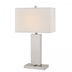 Lampada da tavolo della suite di ospitalità in camera