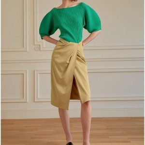 Scapa a fessura pieghettata in stile vacanza francese femminile 2023 Nuova gonna a match