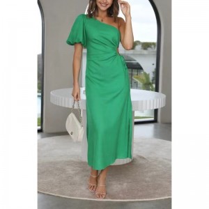 Temperamento di moda estiva Abito a fessura laterale a spalla inclinata