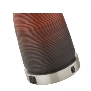 Lampada da tavolo in resina alberghiera con corpo in resina a gradiente ambra e un interruttore a rocker su/off, due comodi punti vendita presso la camera d\'albergo