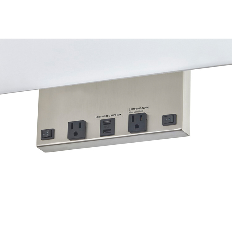 Lampada da parete rettangolare di Eagles Landing Hotel con finituranichel spazzolata, due interruttori a bilanciere/off, due prese comode e una doppia porta USB alla camera d\'albergo