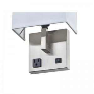 Ospitalità Hotel Hand Wall Sconce con finituranichel spazzolata e mezza tonalità in tessuto rettangolare in camera tipica dell\'hotel