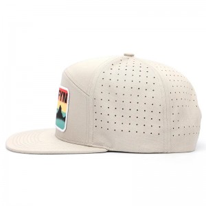 All\'ingrosso personalizzati personalizzati di alta qualità 7 pannelli piatti a base di patch con tappi a snapback logo, cappello da uomo perforato a taglio laser