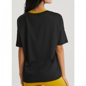 T-shirt di yoga a colore solido a collo diviso