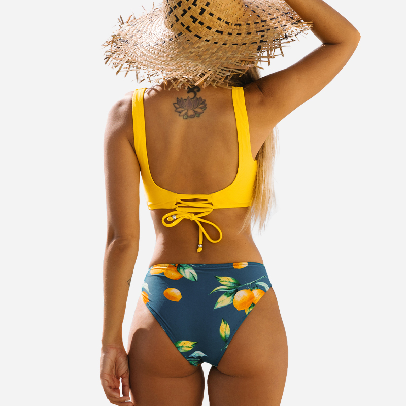 Set di bikini con cravatta con stampa floreale in avvolgimento giallo&
