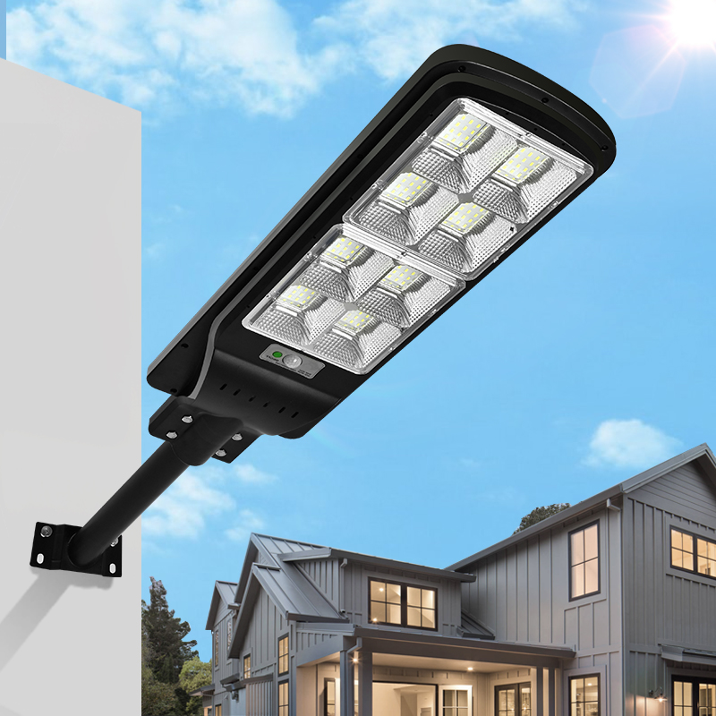 Lampione solare integrato a induzione automatica