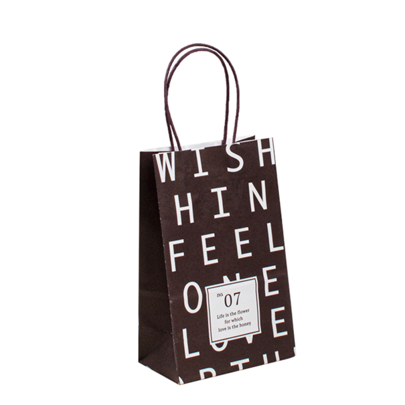 Sacchetto di carta sacchetti di carta kraft stampati personalizzati sacche da regalo riciclabili per abbigliamento da regalo porta con il tuo logo