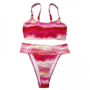 Gradiente di rosa rosa con pieghe di comfort con tracolla larga