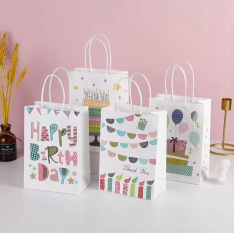 Nuovo compleanno Kraft Handbag Creative Cartone Shopping Paper Borse Borse Bottuto