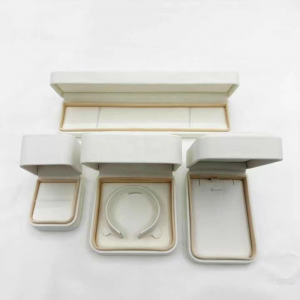 Orecchini in bracciale di lusso in pelle personalizzata Orecchini ad anello Boxietta di gioielli