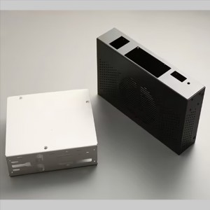 Parti di stampaggio lavorate a macchina CNC personalizzate di alta qualità con telaio in lamiera