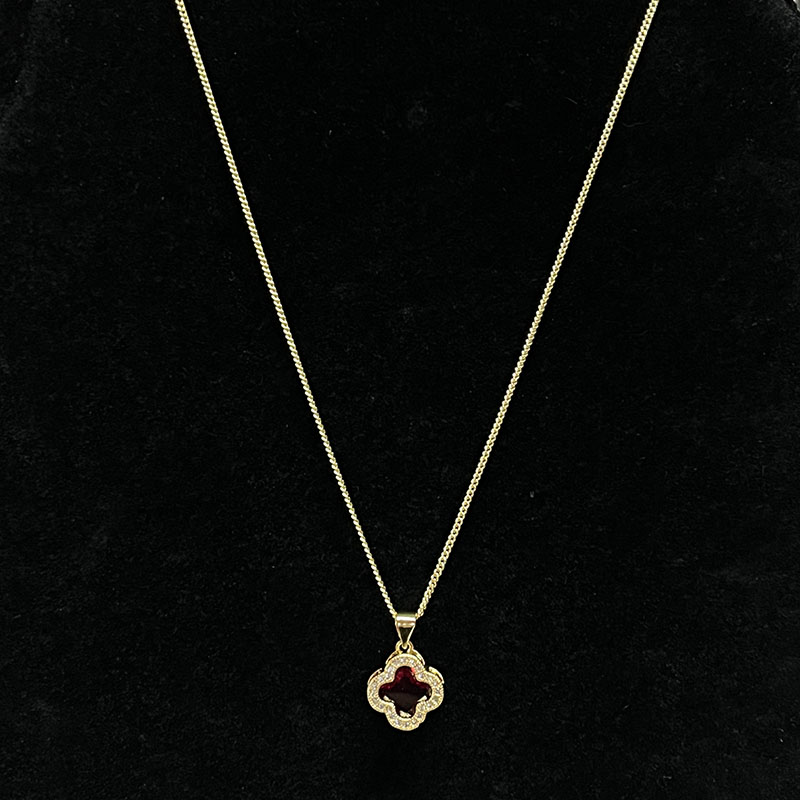 Gold di fiori di rubino radiante-Collana floreale placcata con accenti chiari scintillanti