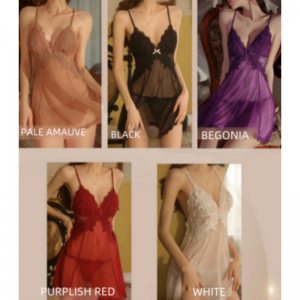 Lingerie sexy. Una vista - attraverso un abito slip seducente con un puro - Ancora - Stile seducente, con giunzione di mesh e pizzo, costruito - in reggiseni e un aperto - Back Halter Design899 Prezzo:$99.99