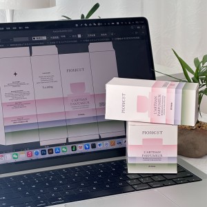 Scatola di profumo di eleganza pastello