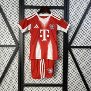25/26 bambini Dimensioni domestiche del Bayern Monaco: 16-28