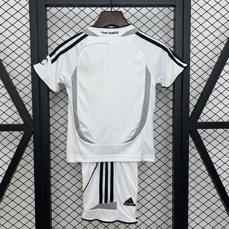 Kids Real Madrid 06/07 Dimensioni domestiche: 16-28